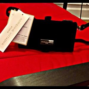 PERFECT GIFT! ADRIENNE VITTADINI CHARGING WALLET